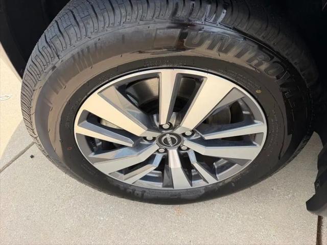 2025 Nissan Pathfinder SL FWD