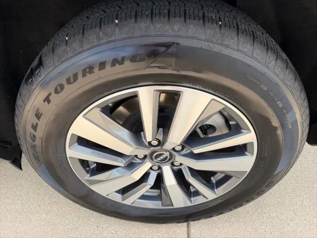 2025 Nissan Pathfinder SL FWD