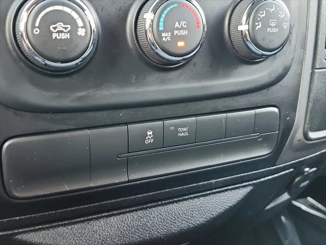 2017 Ram 1500 Express Crew Cab 4x4 57 Box