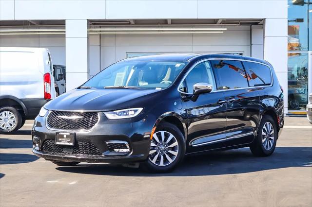 2023 Chrysler Pacifica Hybrid Limited for sale in Costa Mesa, CA
