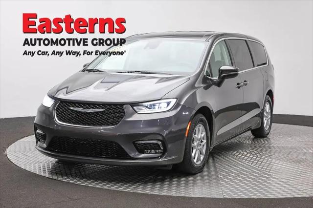 2023 Chrysler Pacifica Touring L for sale in Rosedale, MD