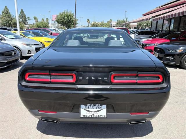 2016 Dodge Challenger SXT