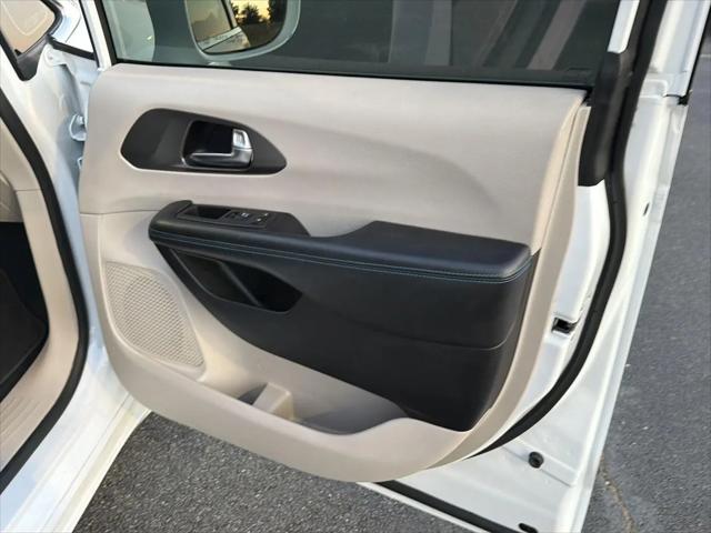 2021 Chrysler Pacifica Touring L