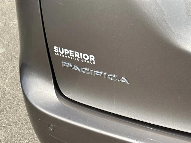 2017 Chrysler Pacifica Touring-L Plus