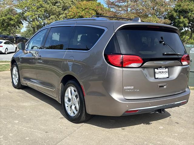 2017 Chrysler Pacifica Touring-L Plus