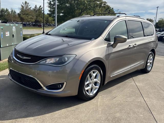 2017 Chrysler Pacifica Touring-L Plus