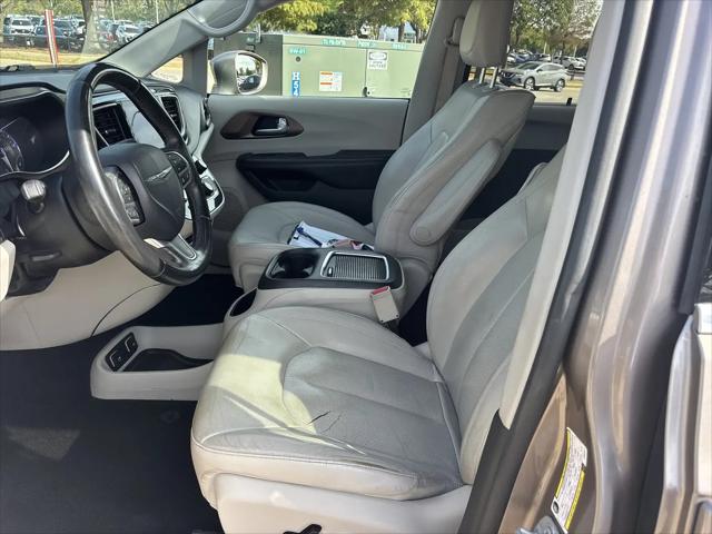 2017 Chrysler Pacifica Touring-L Plus