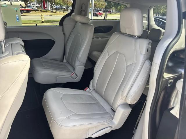 2017 Chrysler Pacifica Touring-L Plus