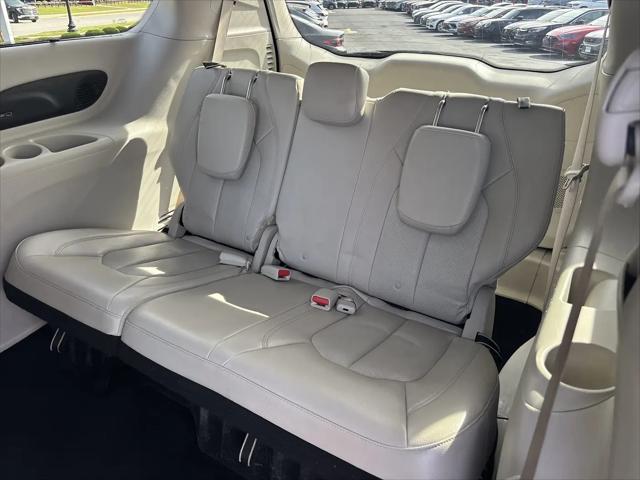 2017 Chrysler Pacifica Touring-L Plus