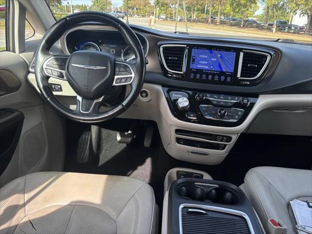 2017 Chrysler Pacifica Touring-L Plus