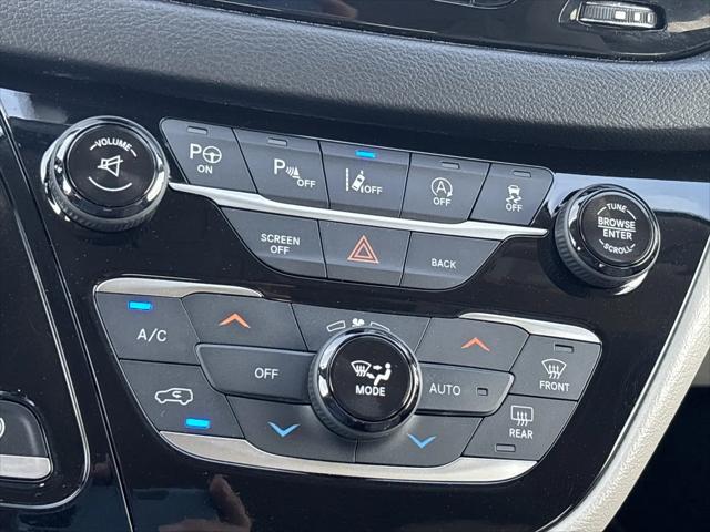 2017 Chrysler Pacifica Touring-L Plus