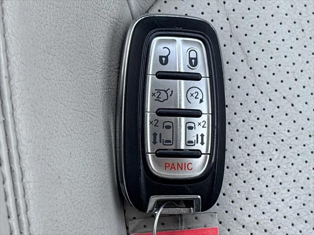 2017 Chrysler Pacifica Touring-L Plus