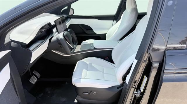 2022 Tesla Model X Plaid Tri Motor All-Wheel Drive