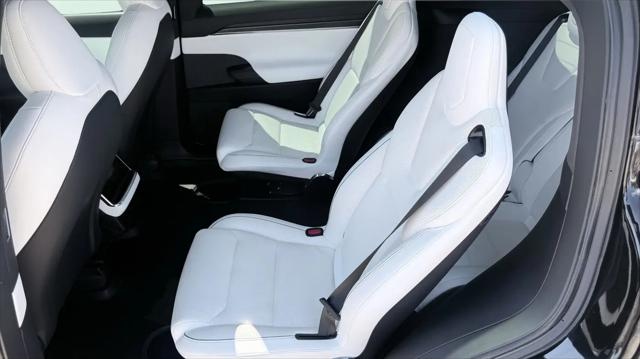 2022 Tesla Model X Plaid Tri Motor All-Wheel Drive