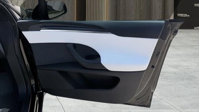 2022 Tesla Model X Plaid Tri Motor All-Wheel Drive