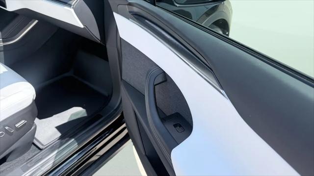 2022 Tesla Model X Plaid Tri Motor All-Wheel Drive
