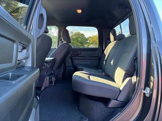2024 Ram 3500 Tradesman Crew Cab 4x4 64 Box