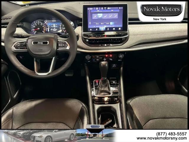 2023 Jeep Compass Latitude Lux FWD