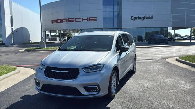 2024 Chrysler Pacifica Touring L for sale in Springfield, MO