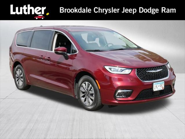 2023 Chrysler Pacifica Hybrid Touring L for sale in Brooklyn Park, MN