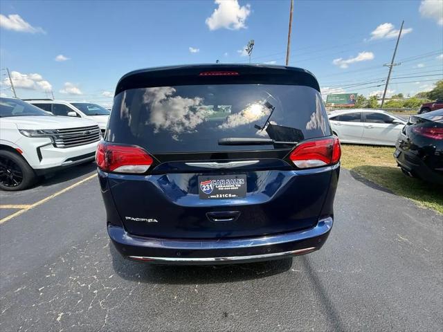 2017 Chrysler Pacifica Touring-L