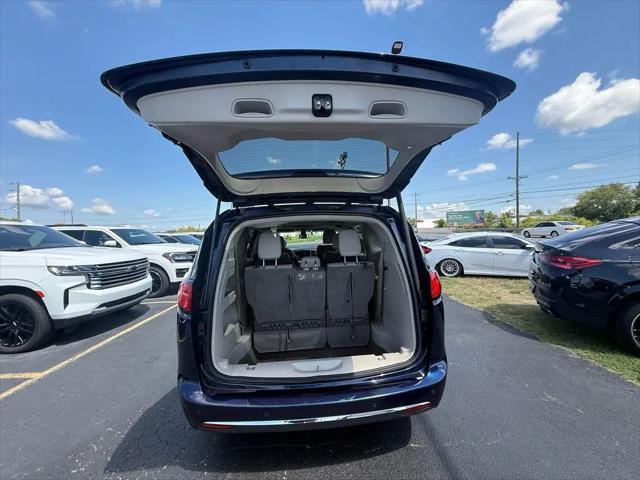 2017 Chrysler Pacifica Touring-L