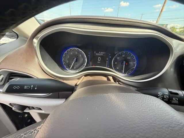 2017 Chrysler Pacifica Touring-L