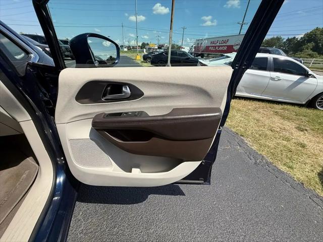 2017 Chrysler Pacifica Touring-L