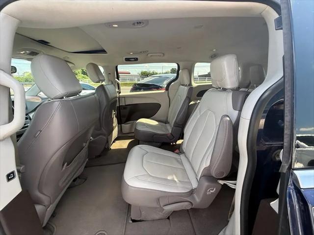2017 Chrysler Pacifica Touring-L