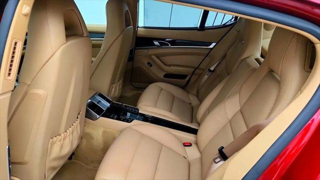 2016 Porsche Panamera 4