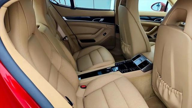 2016 Porsche Panamera 4