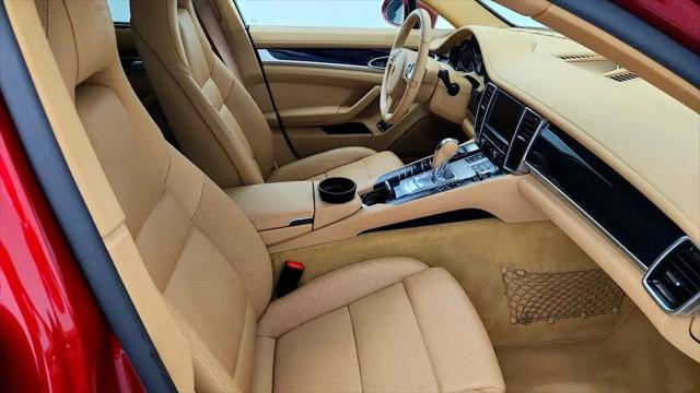 2016 Porsche Panamera 4