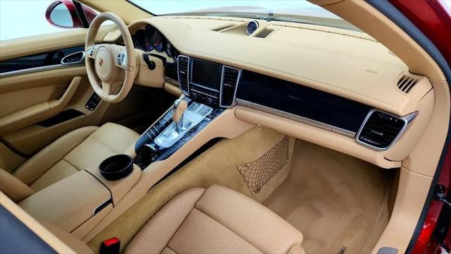 2016 Porsche Panamera 4