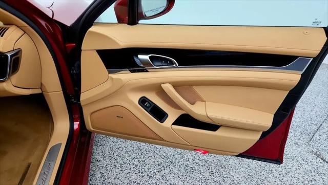 2016 Porsche Panamera 4