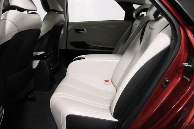 2017 Toyota Mirai Base
