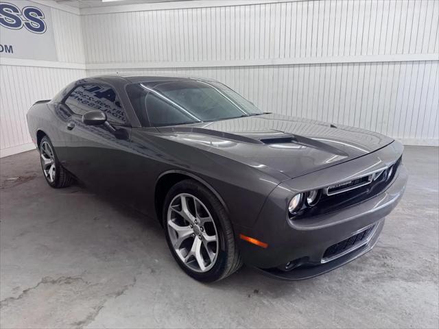 2016 Dodge Challenger SXT Plus