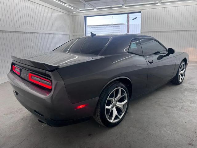 2016 Dodge Challenger SXT Plus