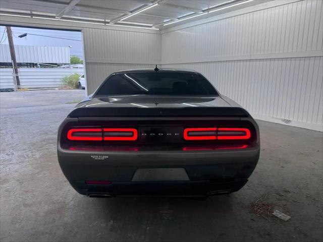 2016 Dodge Challenger SXT Plus