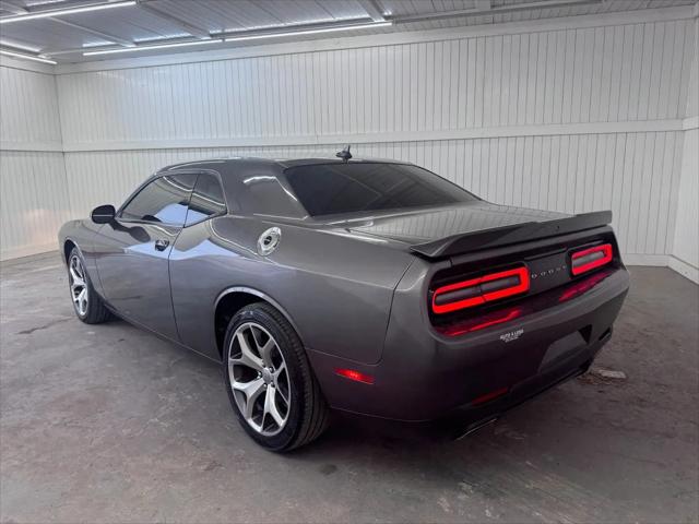 2016 Dodge Challenger SXT Plus