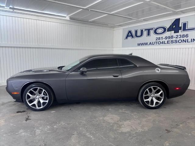 2016 Dodge Challenger SXT Plus