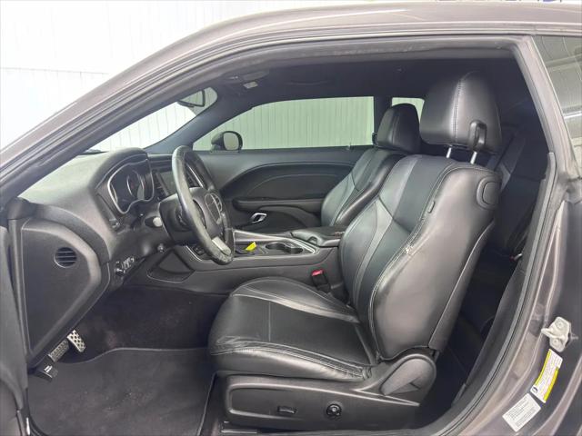 2016 Dodge Challenger SXT Plus