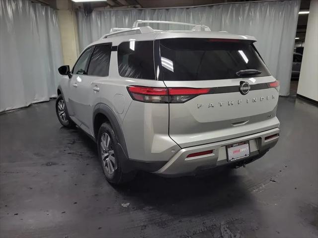 2023 Nissan Pathfinder SL FWD