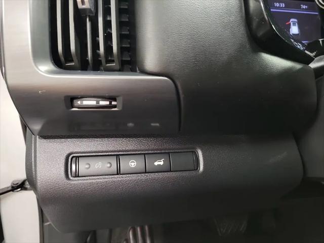 2023 Nissan Pathfinder SL FWD