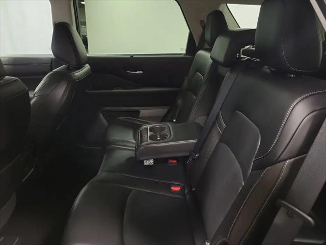2023 Nissan Pathfinder SL FWD