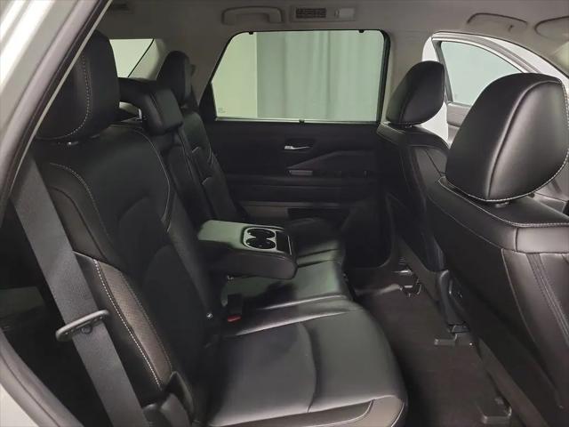 2023 Nissan Pathfinder SL FWD