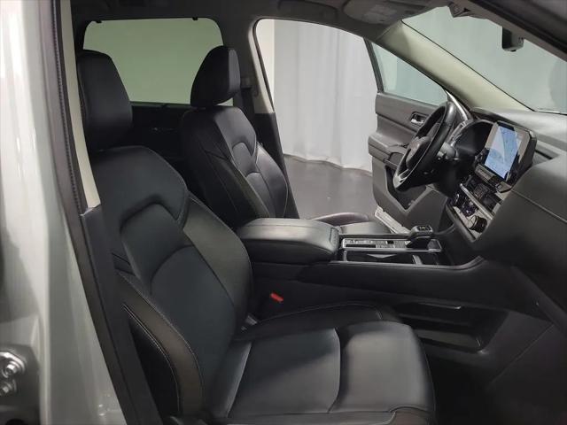 2023 Nissan Pathfinder SL FWD