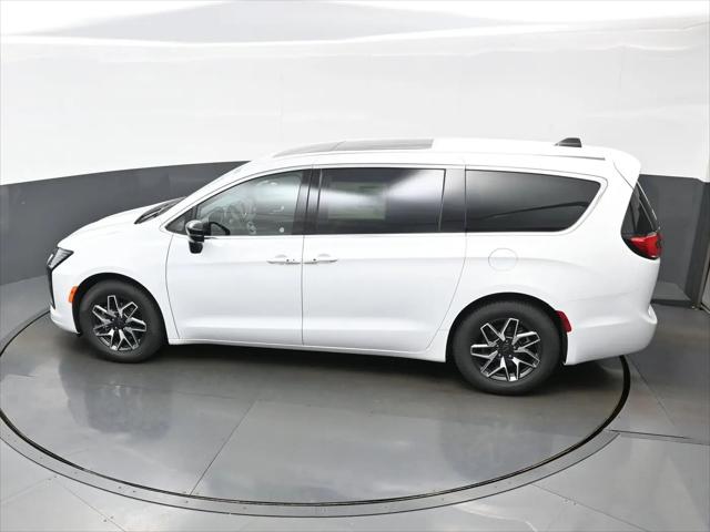 2027 Chrysler Pacifica Limited