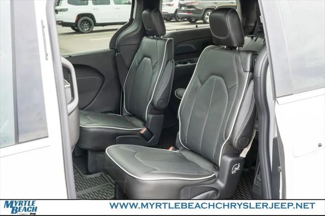 2027 Chrysler Pacifica Limited
