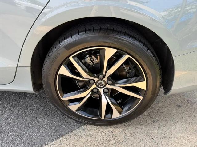 2025 Volvo S60 B5 Plus