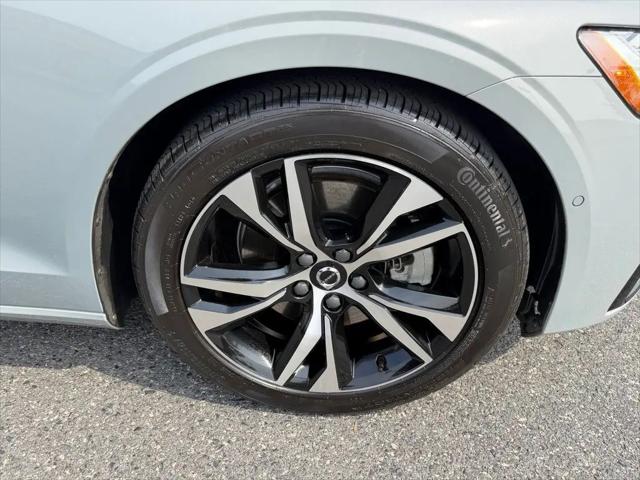 2025 Volvo S60 B5 Plus